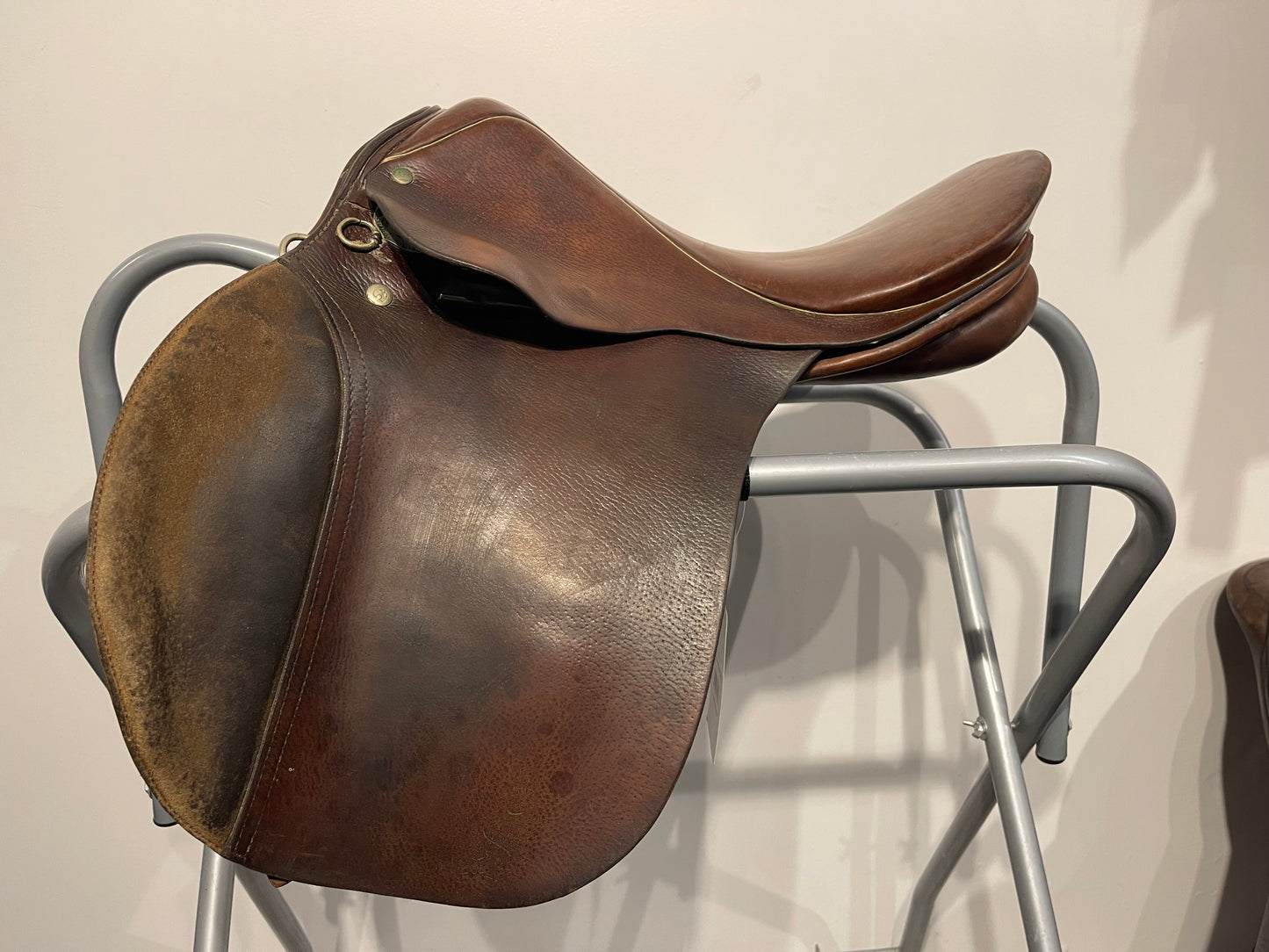 Stubben 15in Close Contact Saddle