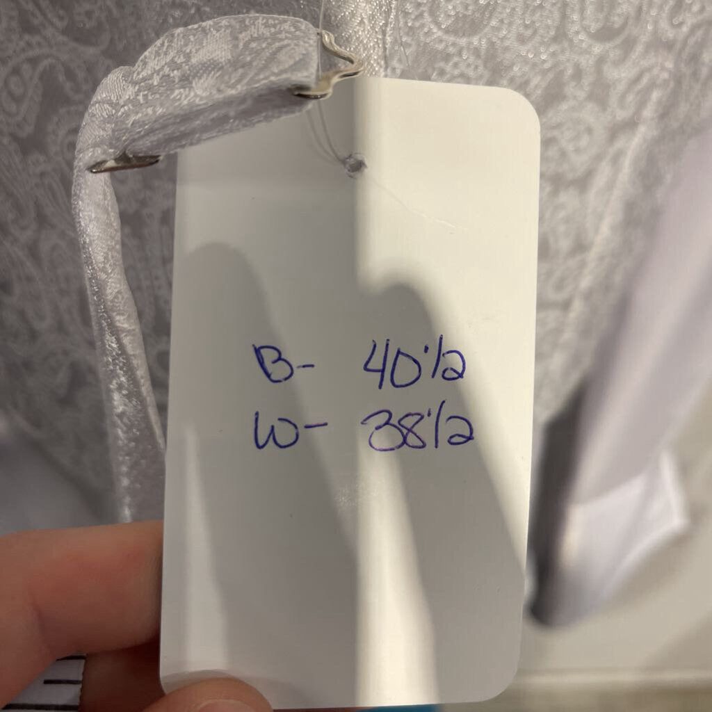 New MTC Formal Vest White Paisley