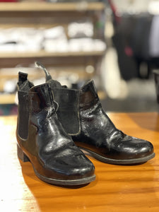 Ovation Black Patent Leather Boots Child size 2