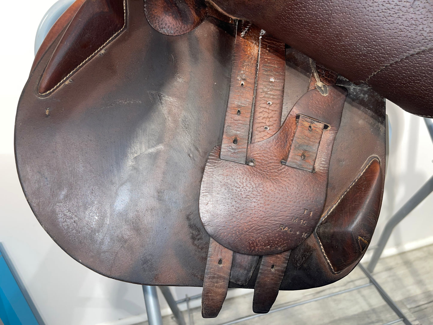 Antares 15in Evolution Close Contact Saddle