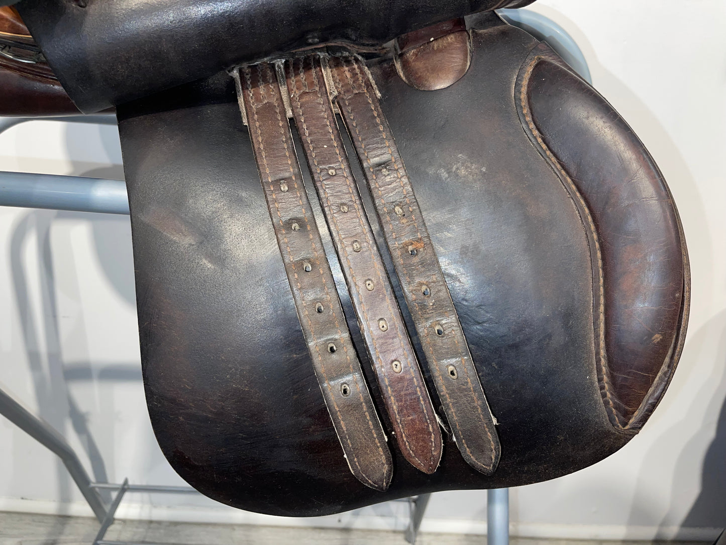 Crosby 14.5in Close Contact Saddle