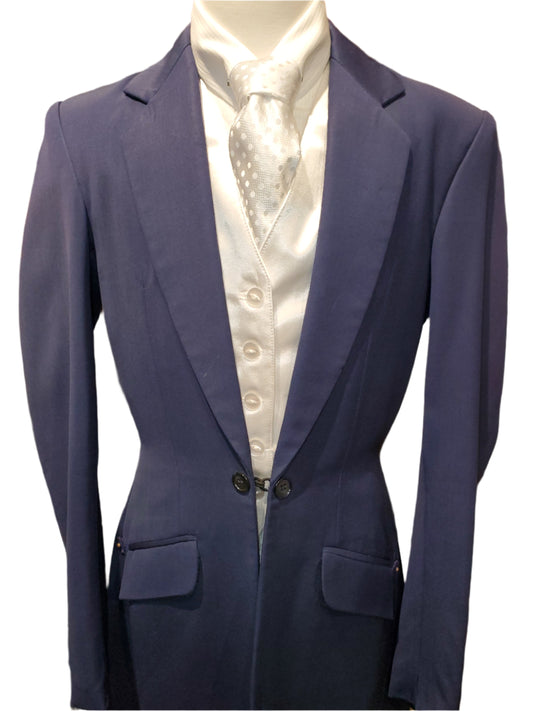 Marsha De Arriaga, Girls Day Suit