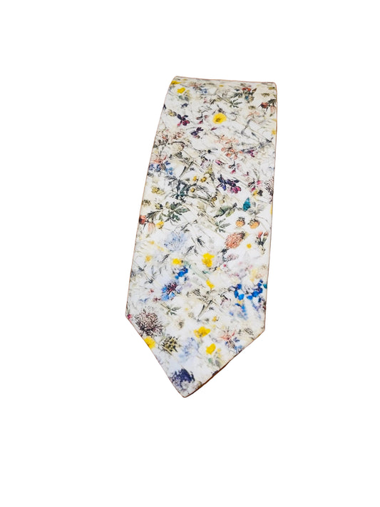 Marsha De Arriaga, Custom Tie