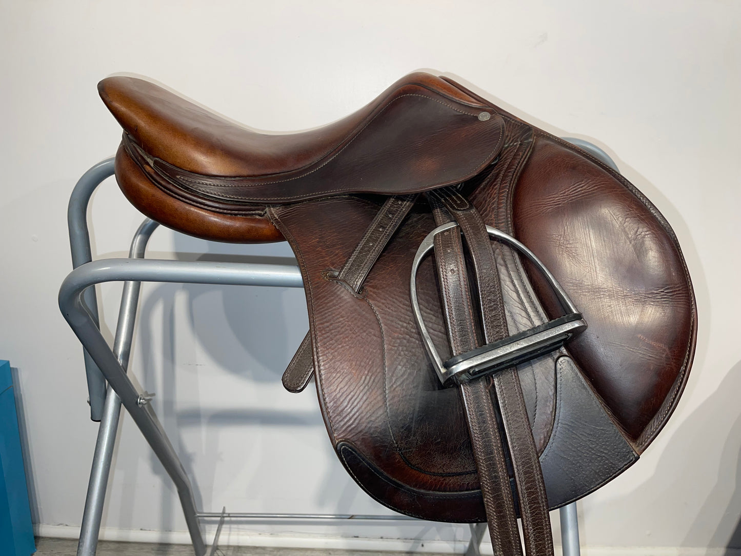 Antares 15in Evolution Close Contact Saddle
