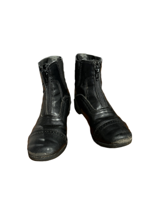 Consigned, Ch:1, Black Boots