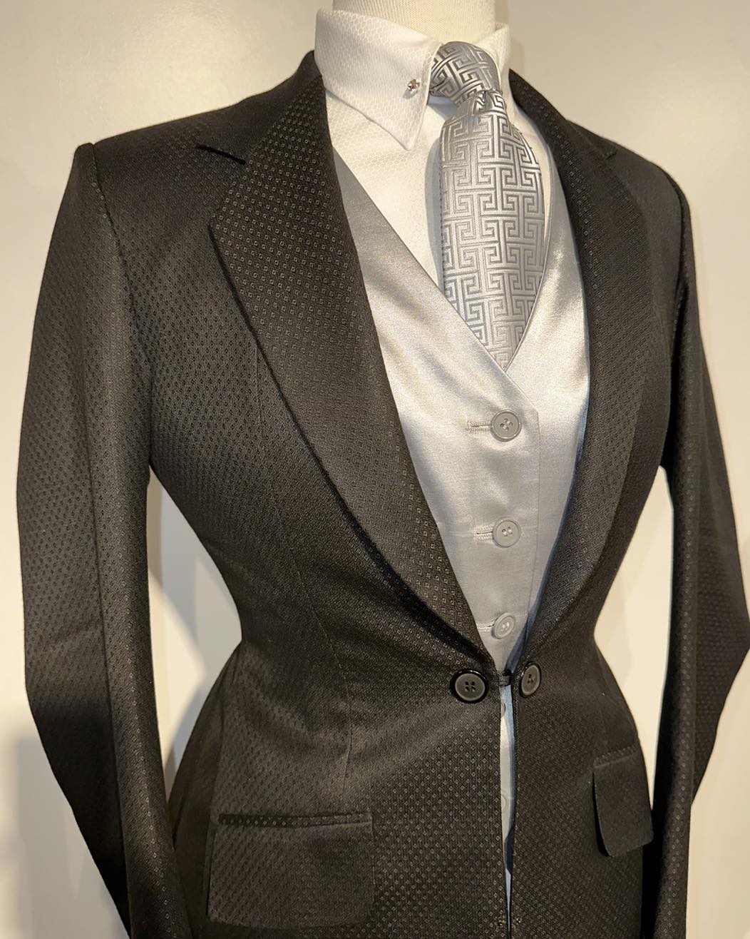 MTC, Black Teen Suit