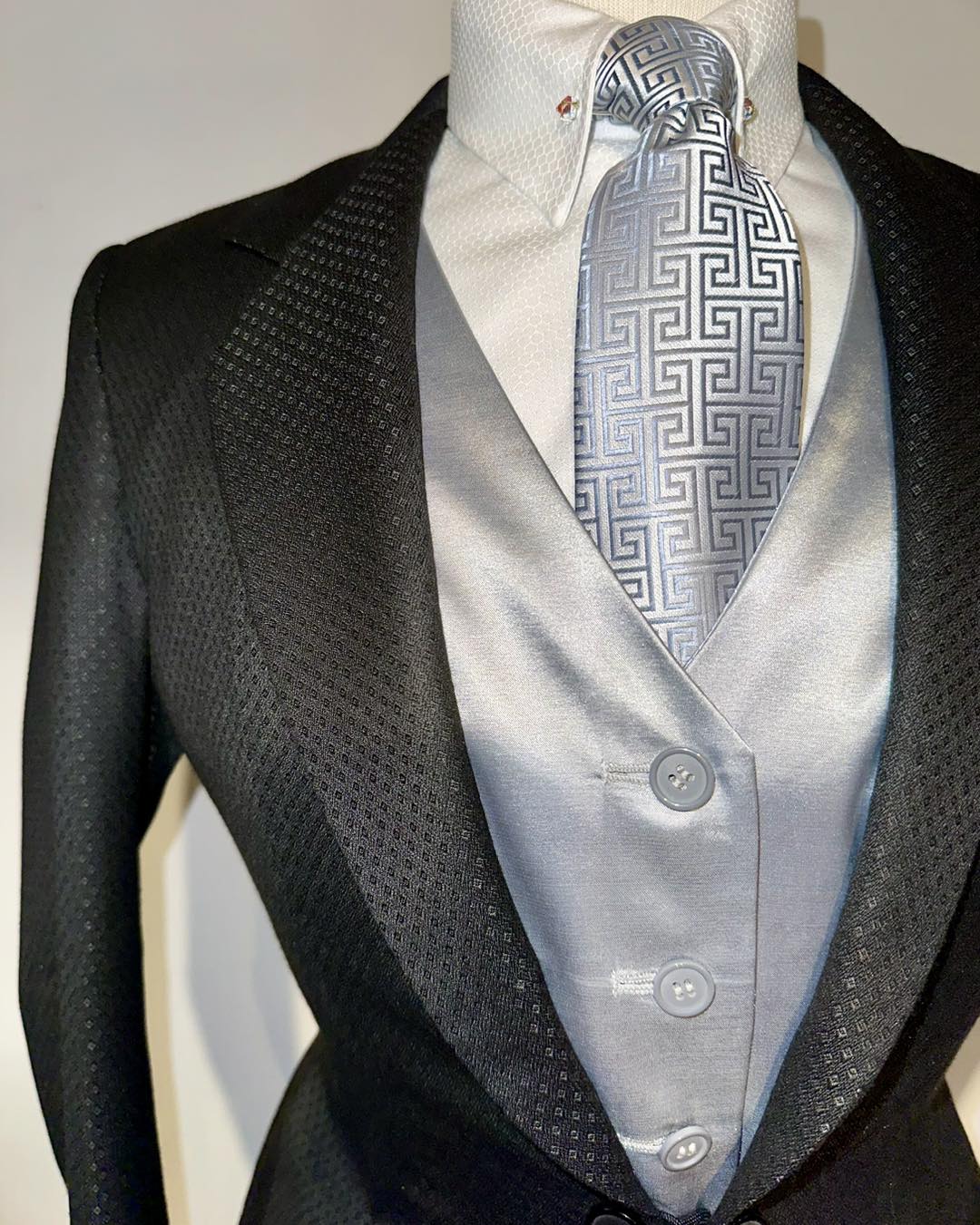 MTC, Black Teen Suit