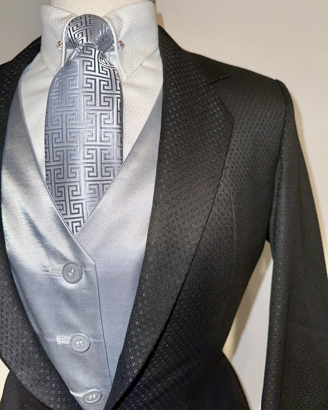 MTC, Black Teen Suit