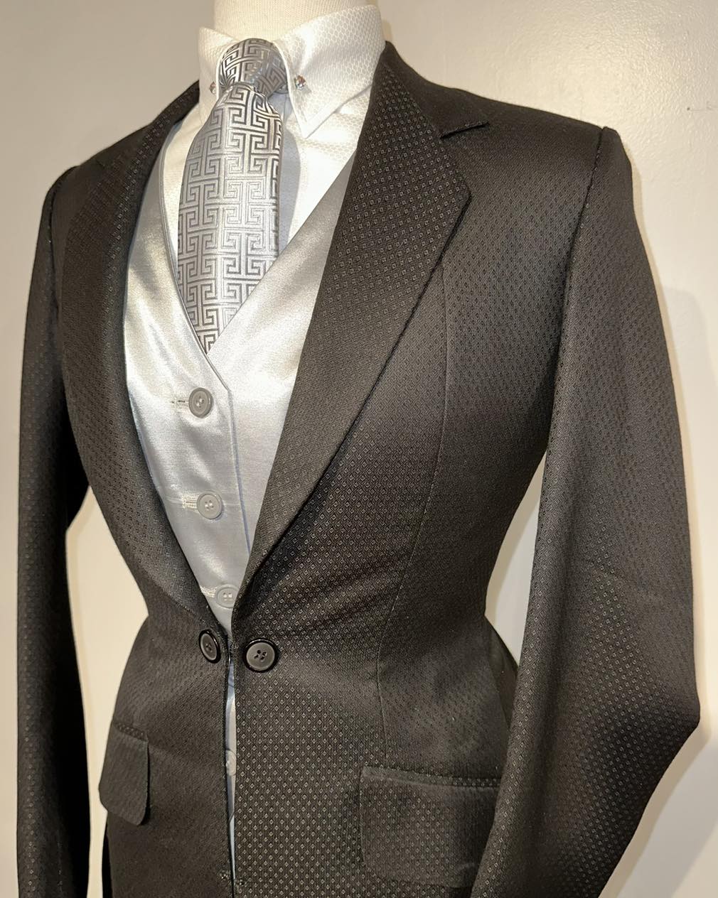 MTC, Black Teen Suit