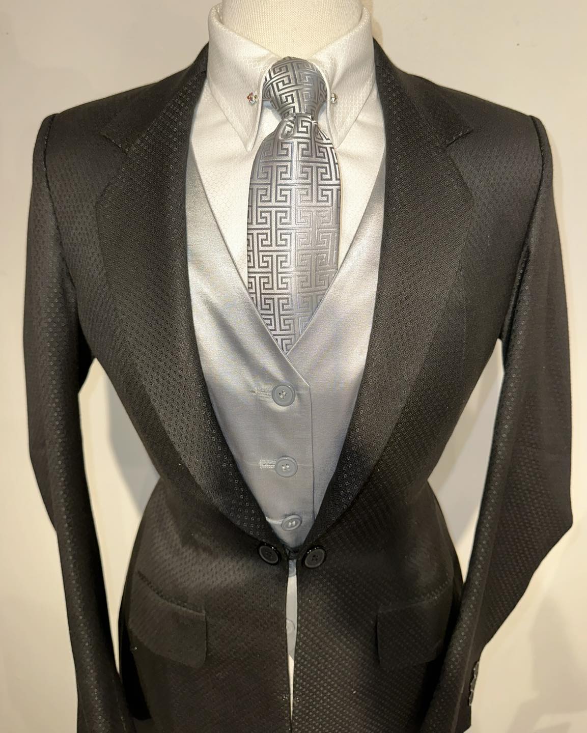 MTC, Black Teen Suit