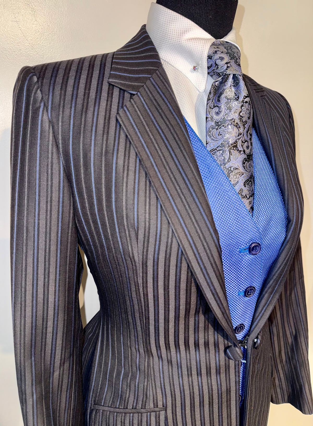 Show Season, Custom Black Day Suit