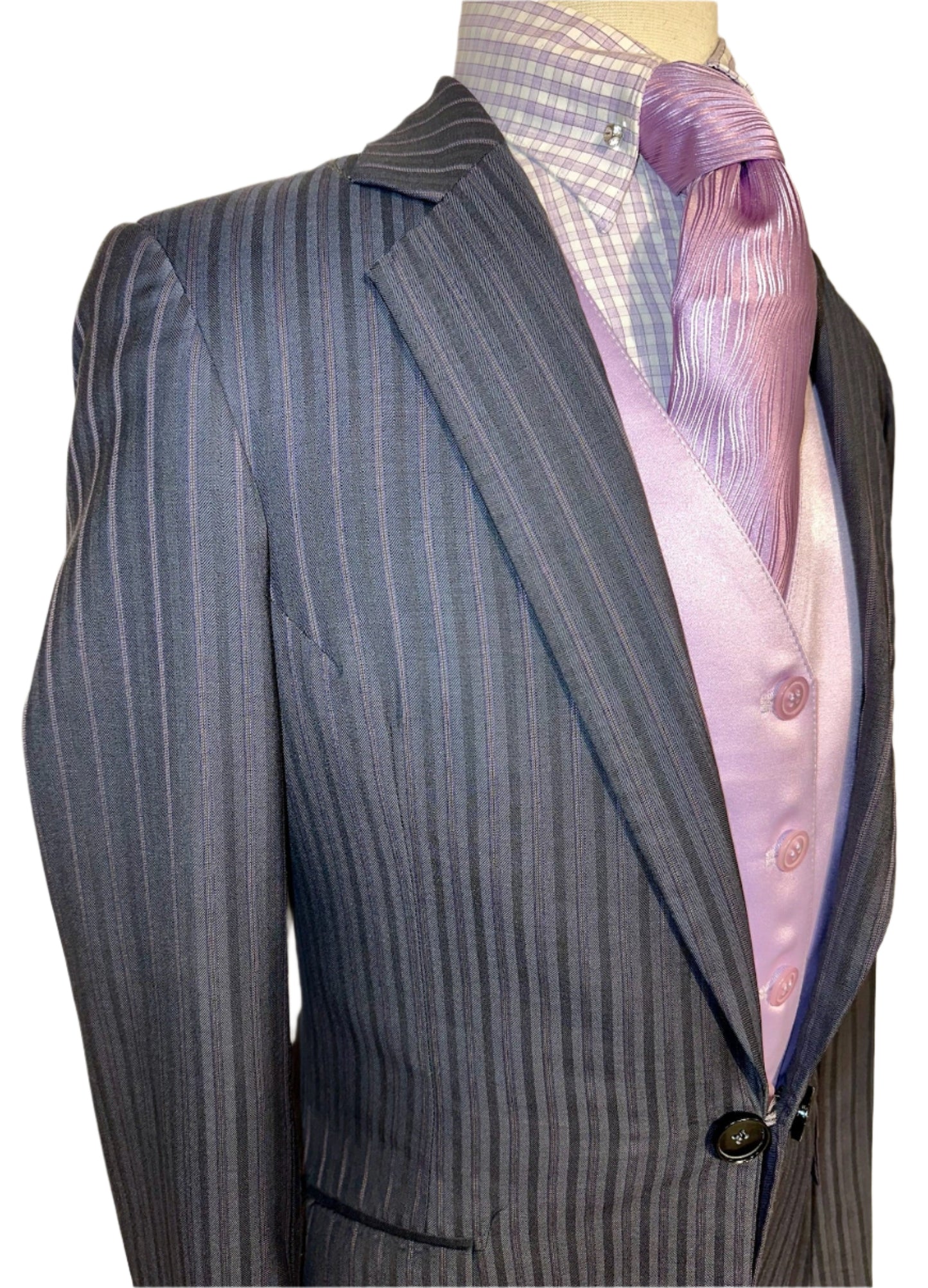 DeRegnaucourt, Youth Day Suit