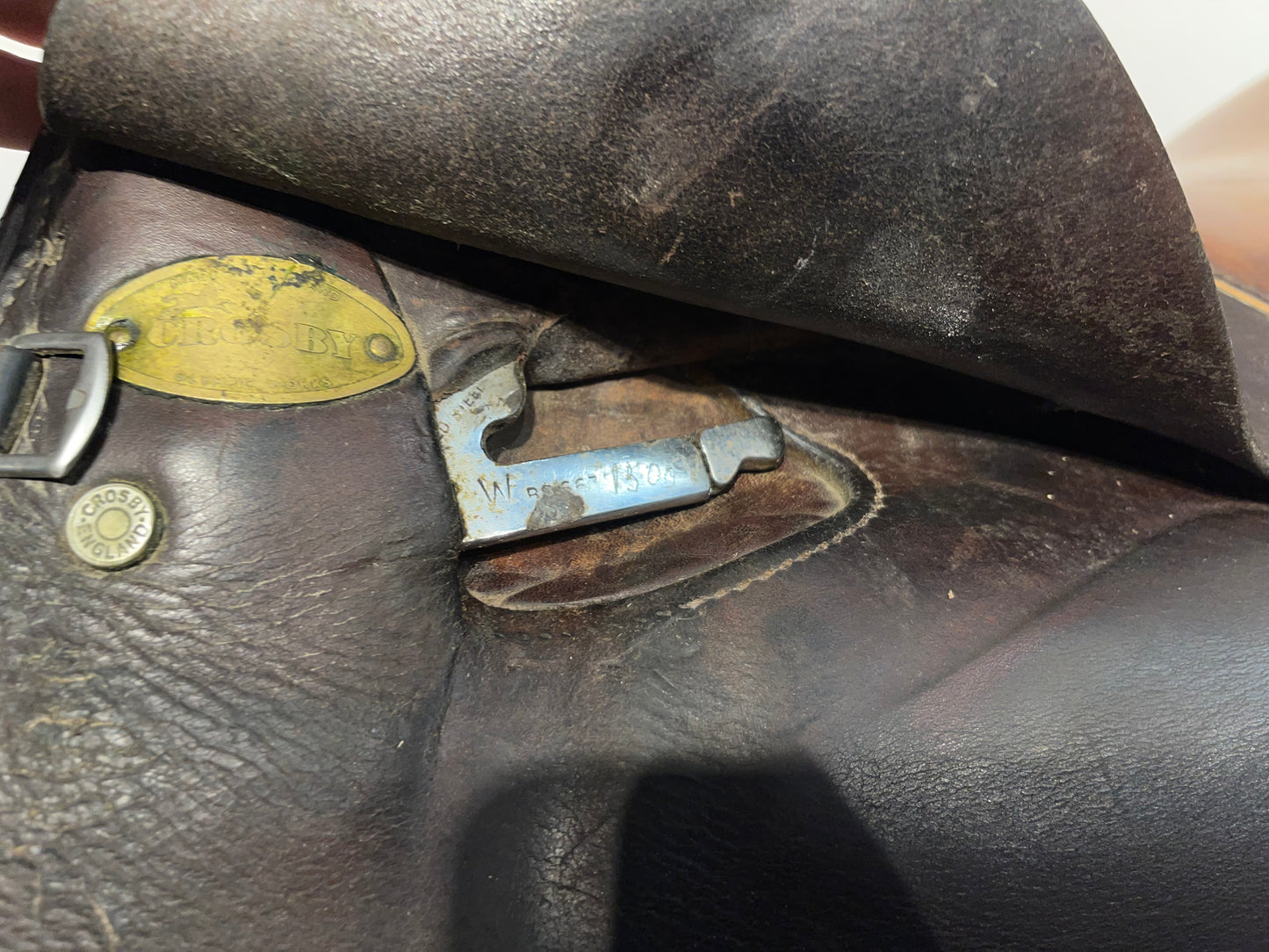 Crosby 14.5in Close Contact Saddle