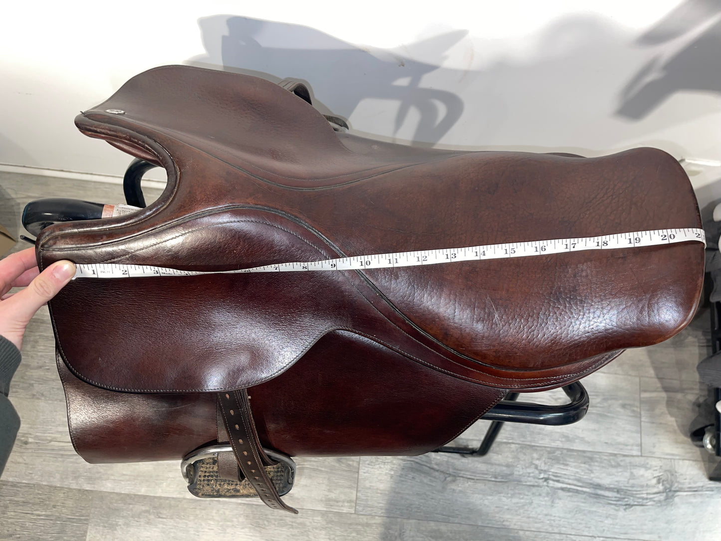 Barnsby 21in Cutback Saddle