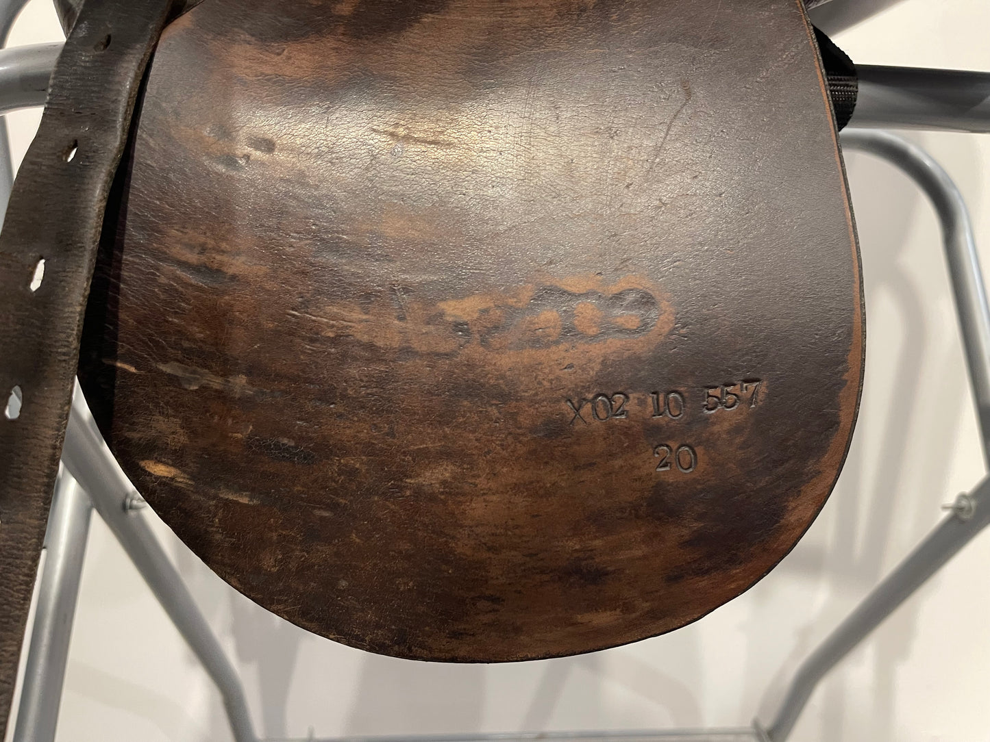 Exselle 20in Cutback Saddle with Adjustable Bars