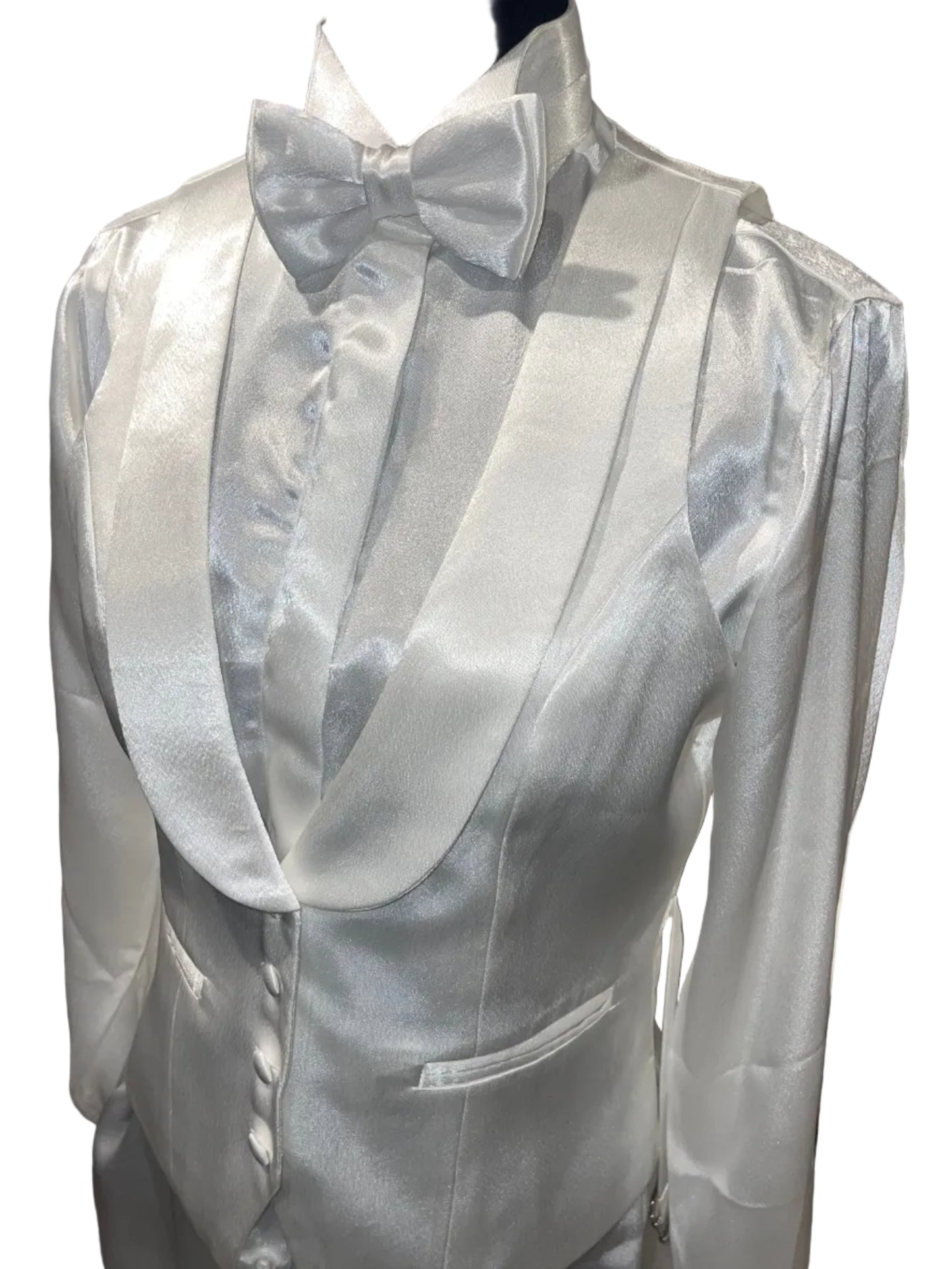 Hartmeyer, White Silk Formal Set
