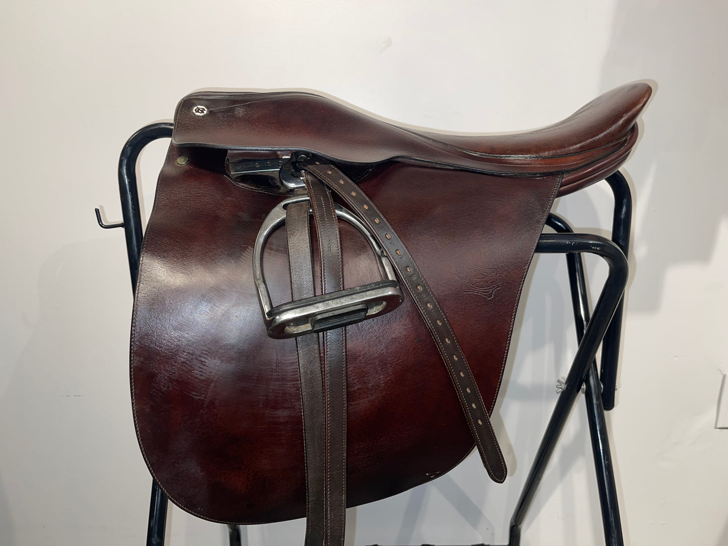 Barnsby 21in Cutback Saddle
