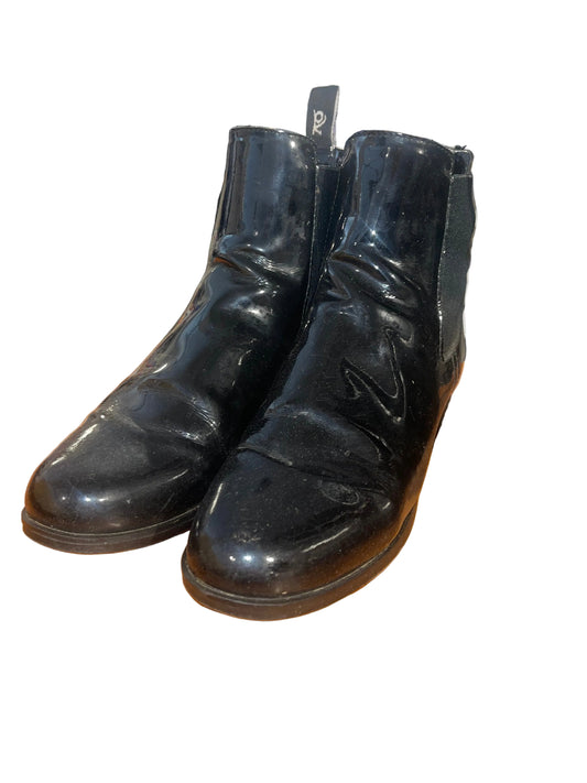 Ovation, Black 8.5 Patent Boots