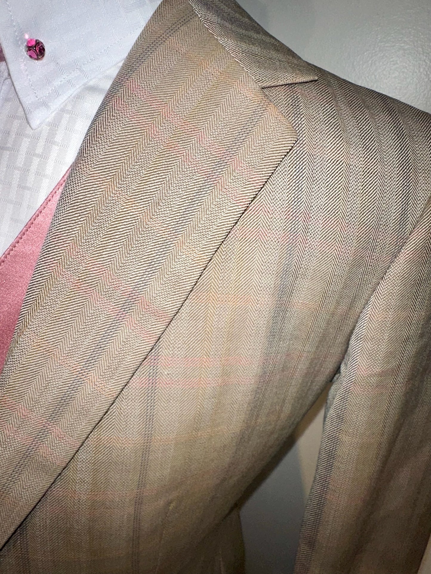 Hawkewood, Youth Day Suit