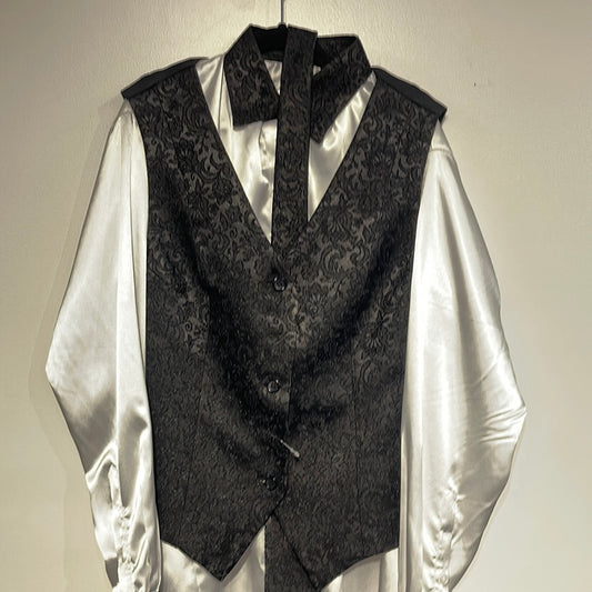 New GO-N-SHOW Black and White Set