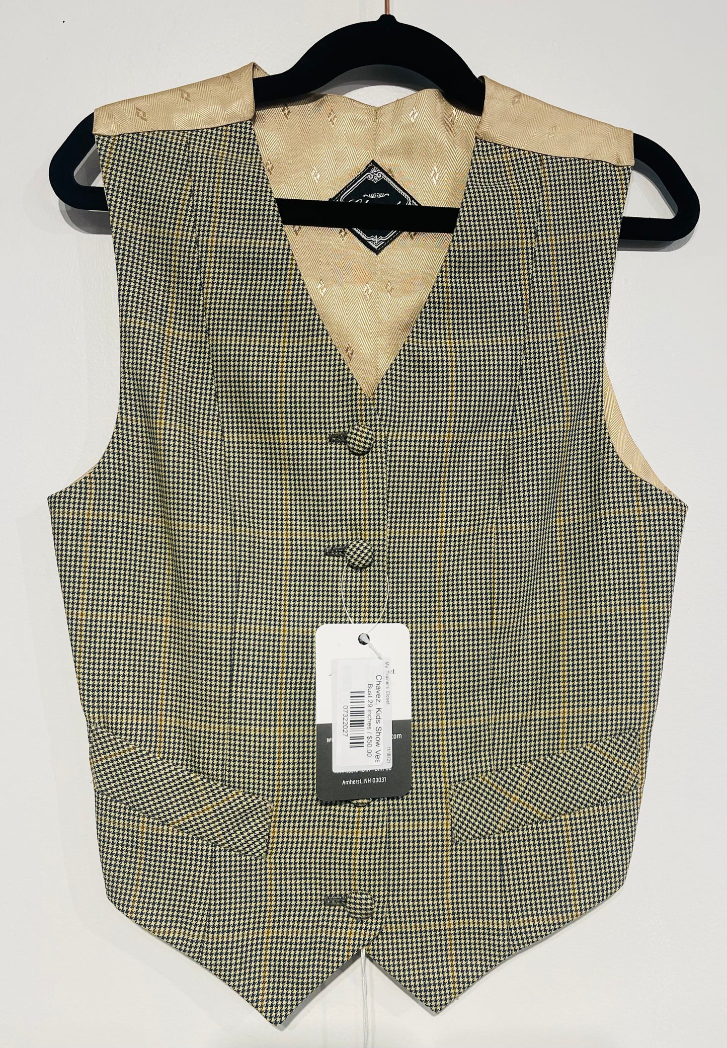 Chavez, Kids Show Vest