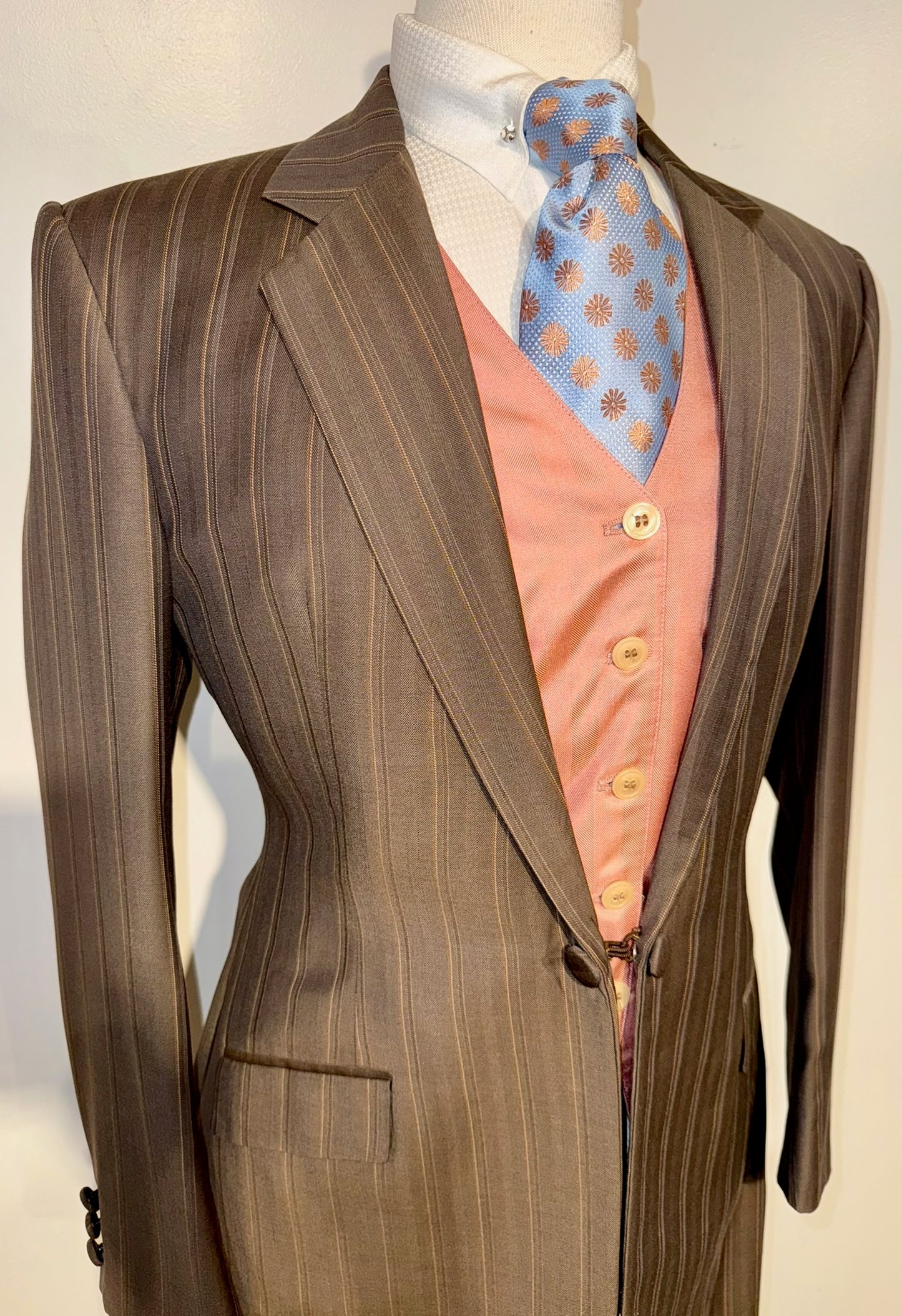 Show Season, Ladies Day Suit