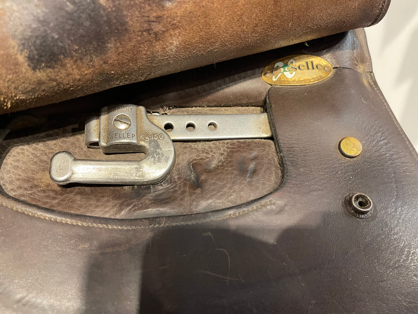 Exselle 20in Cutback Saddle with Adjustable Bars