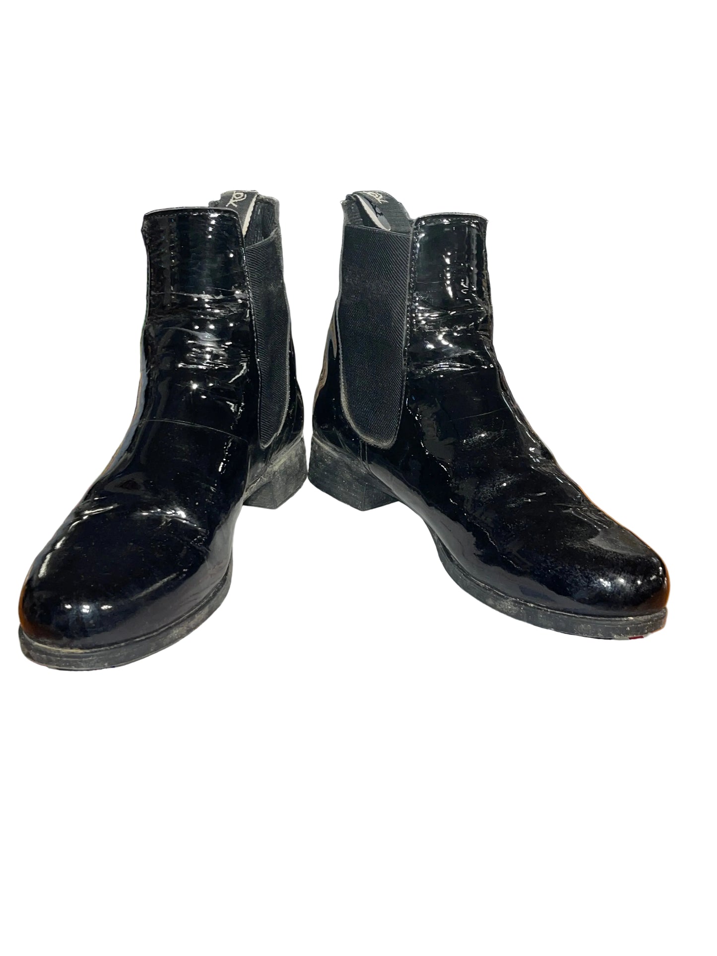 Ovation, W: 8 Black Patent boots