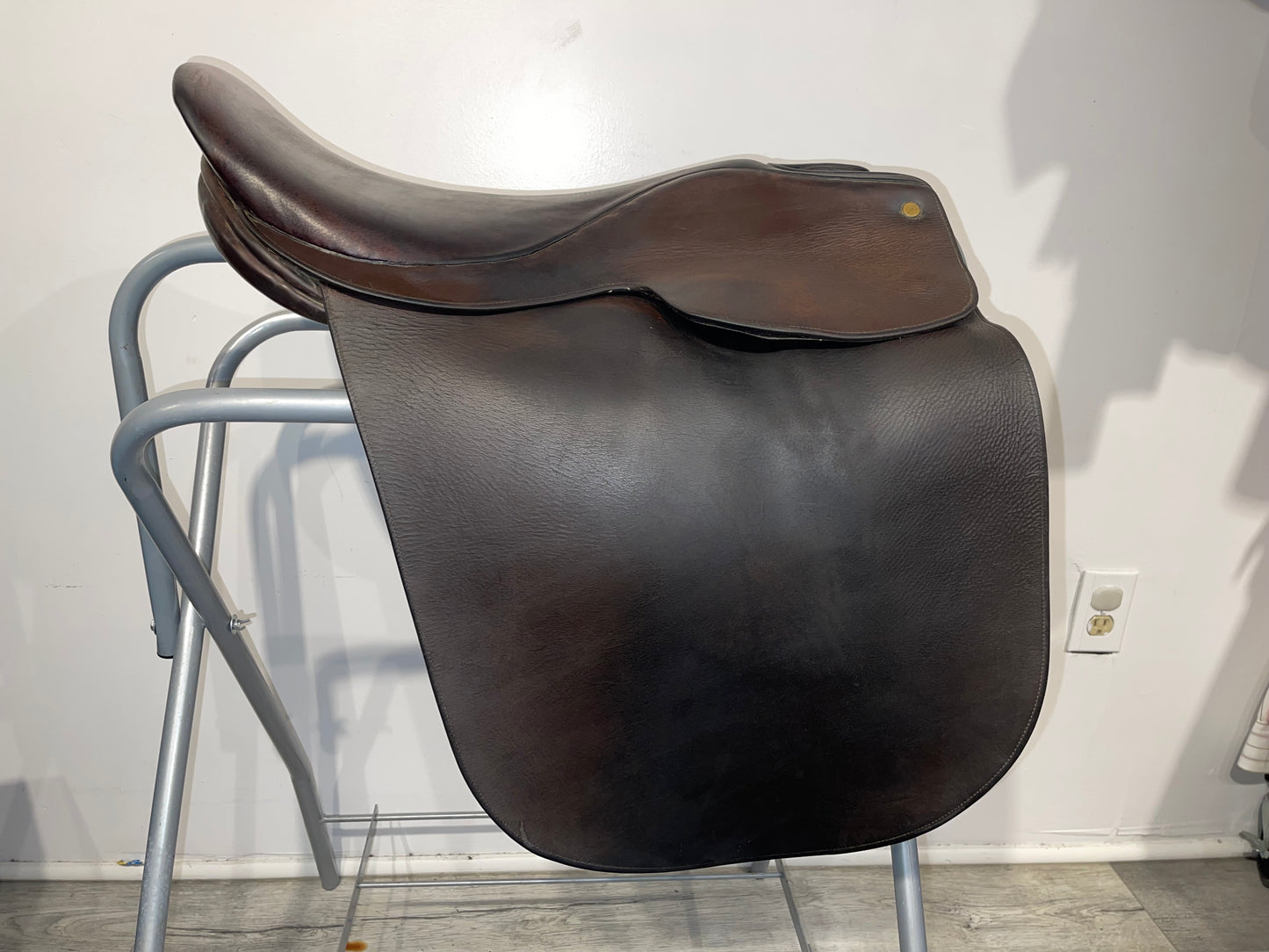 20.5in Blue Ribbon Cutback Saddle with Adjustable Bar