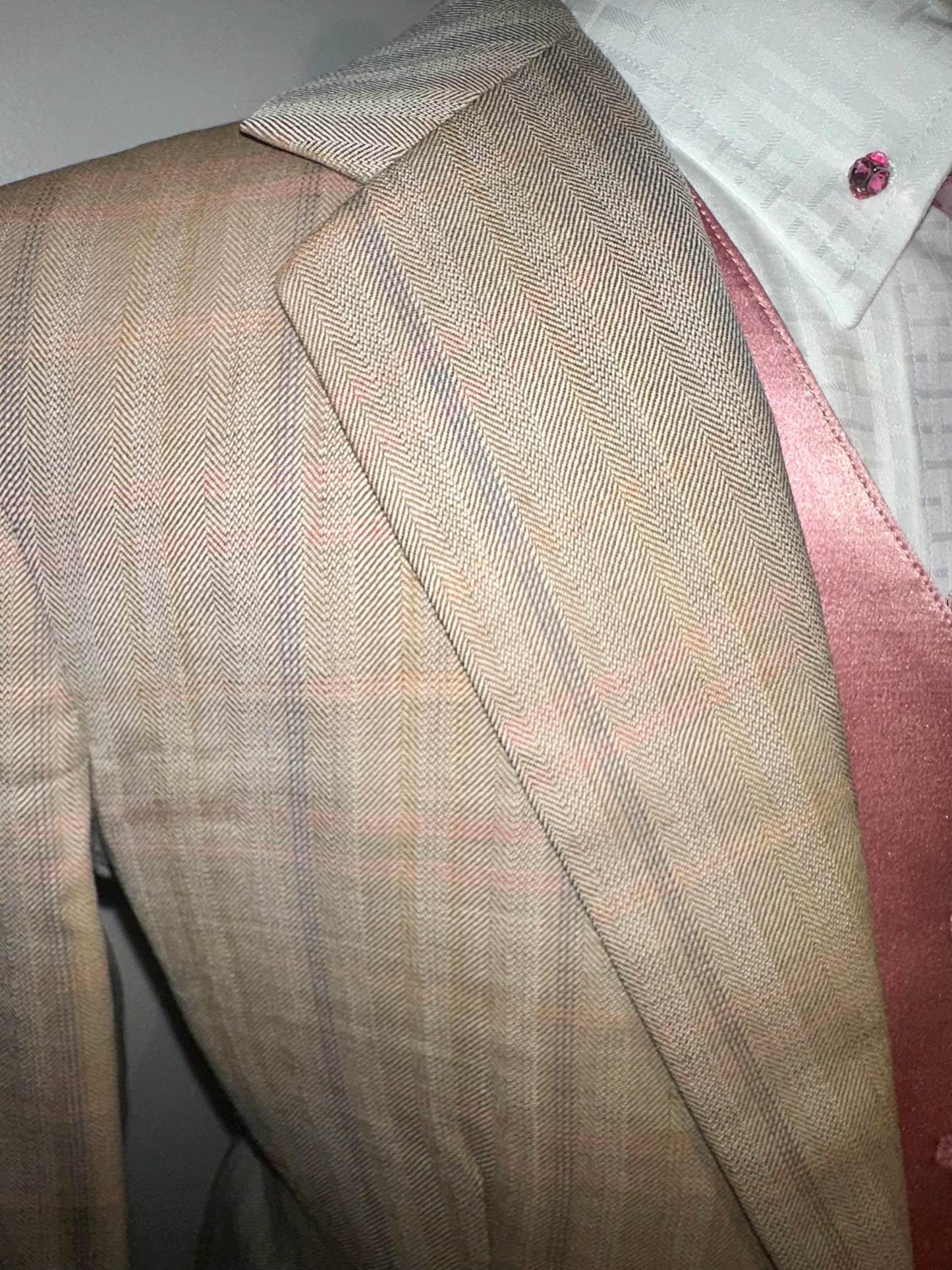 Hawkewood, Youth Day Suit