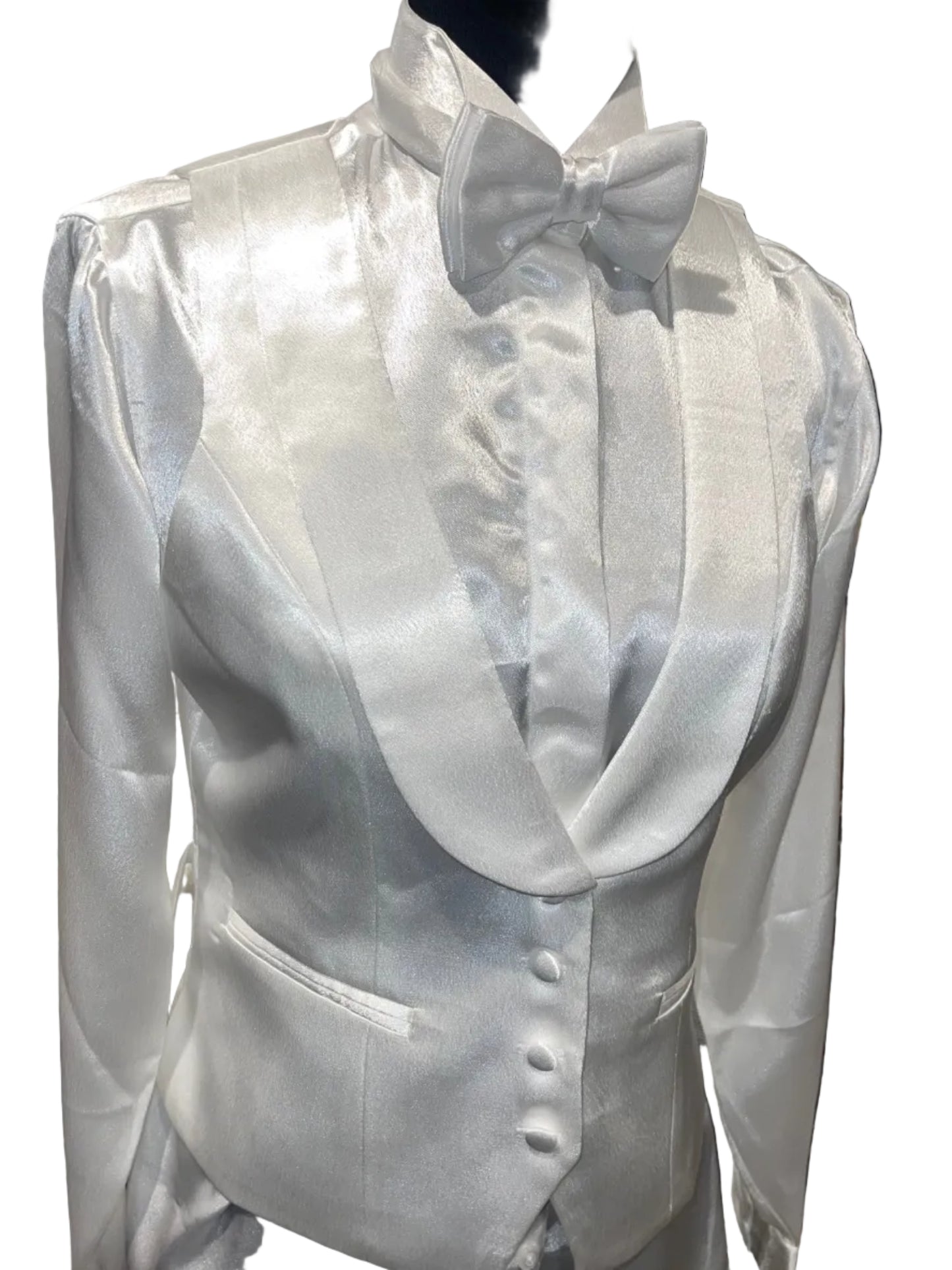 Hartmeyer, White Silk Formal Set
