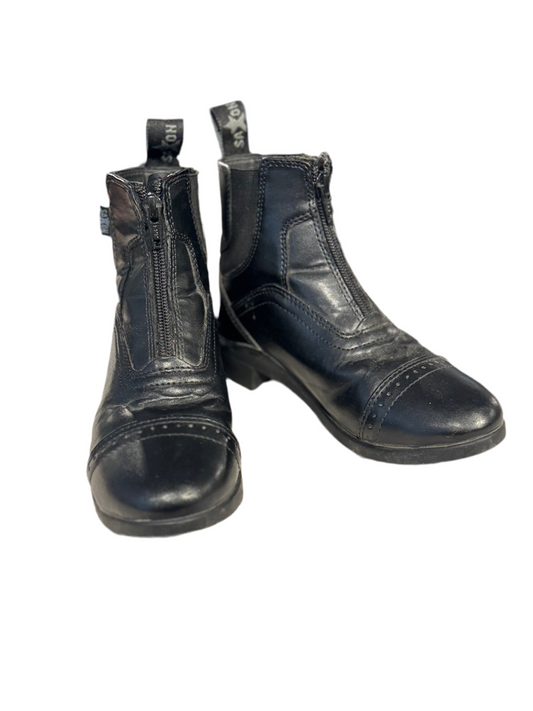 Saxon, Ch: 1  Black Paddock Boots