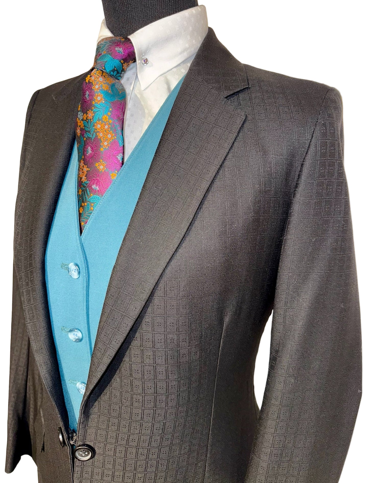 Hawkewood, Ladies Day Suit