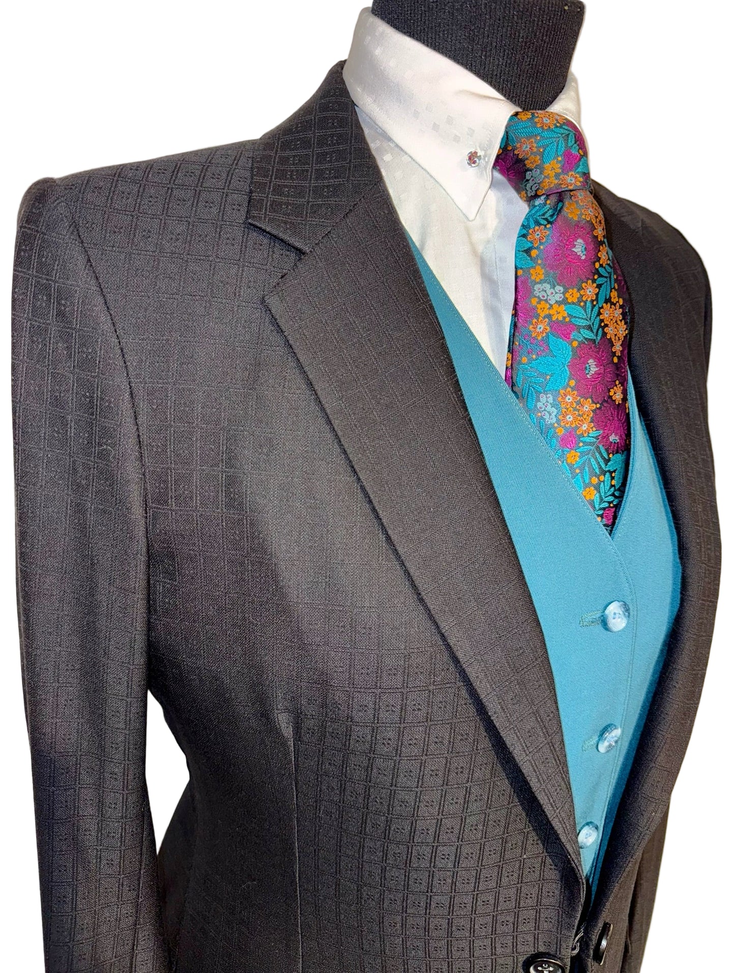 Hawkewood, Ladies Day Suit