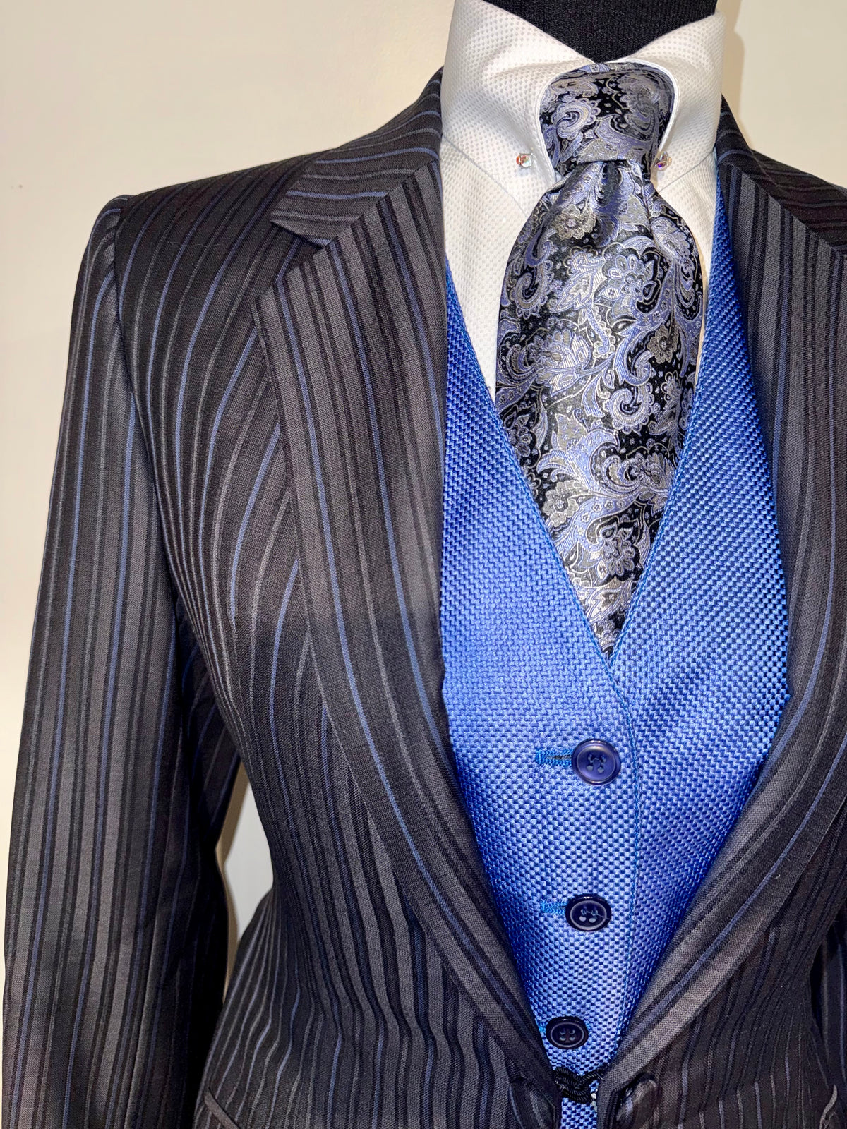 Show Season, Custom Black Day Suit