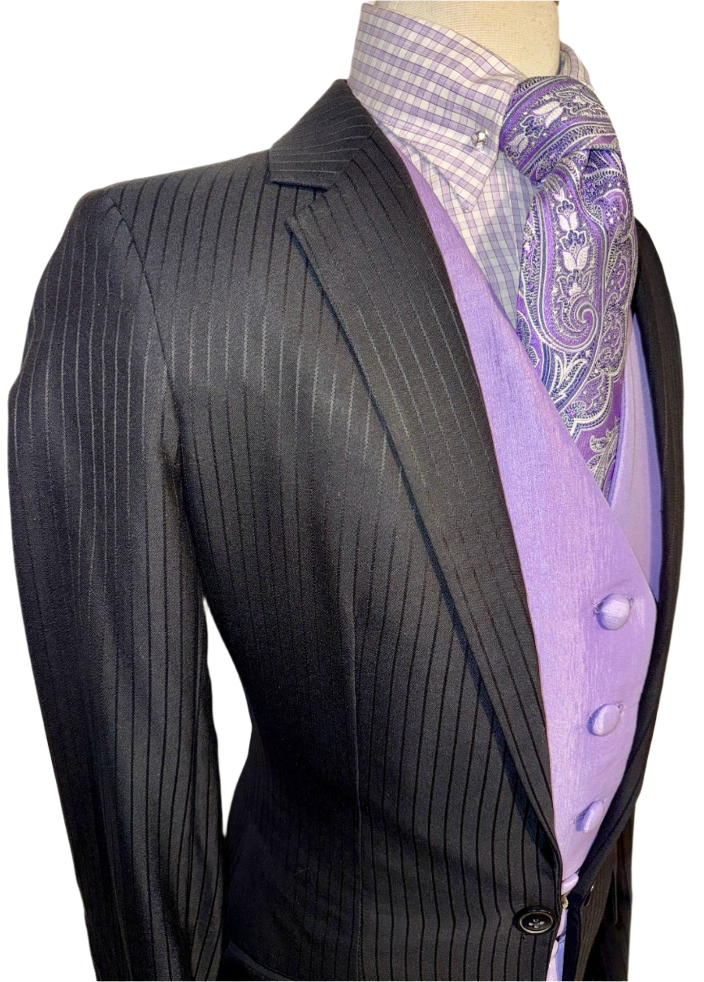 Hawkewood, Youth Day Suit