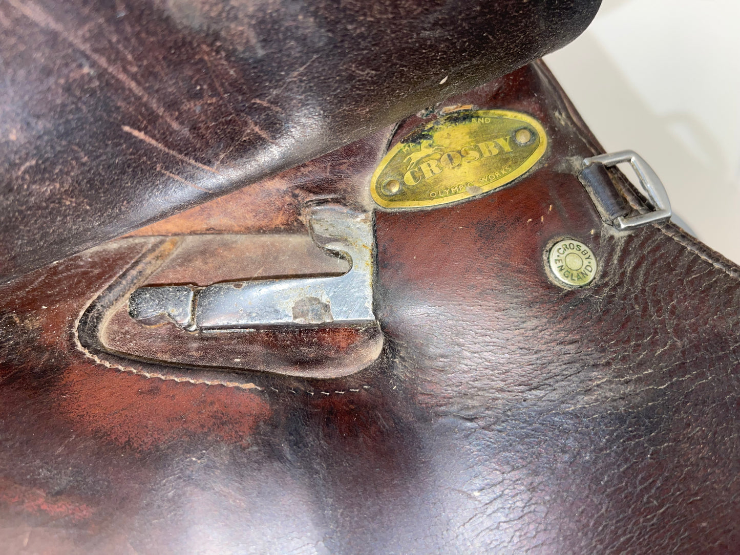 Crosby 14.5in Close Contact Saddle