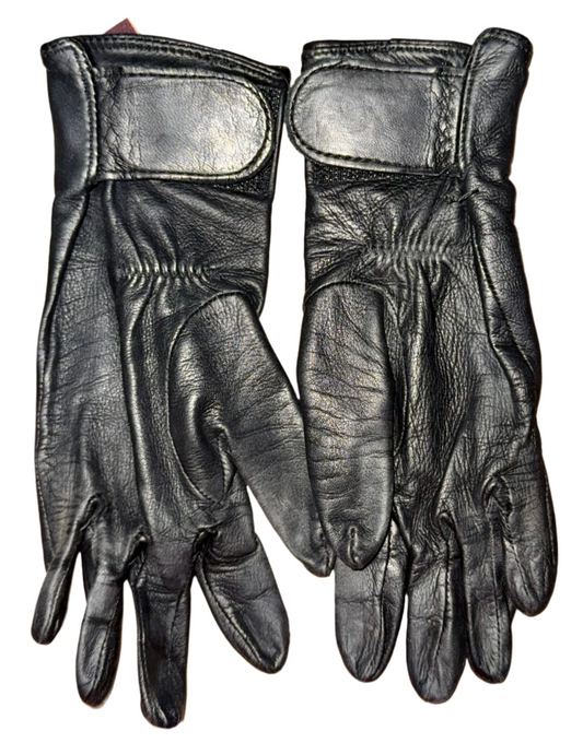 Chester Jefferies, Child S, Black Gloves