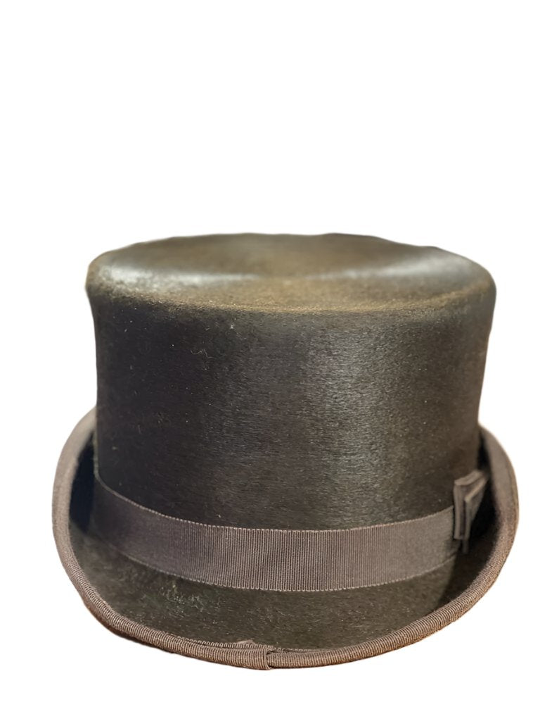 Roni, Brown Top Hat 7