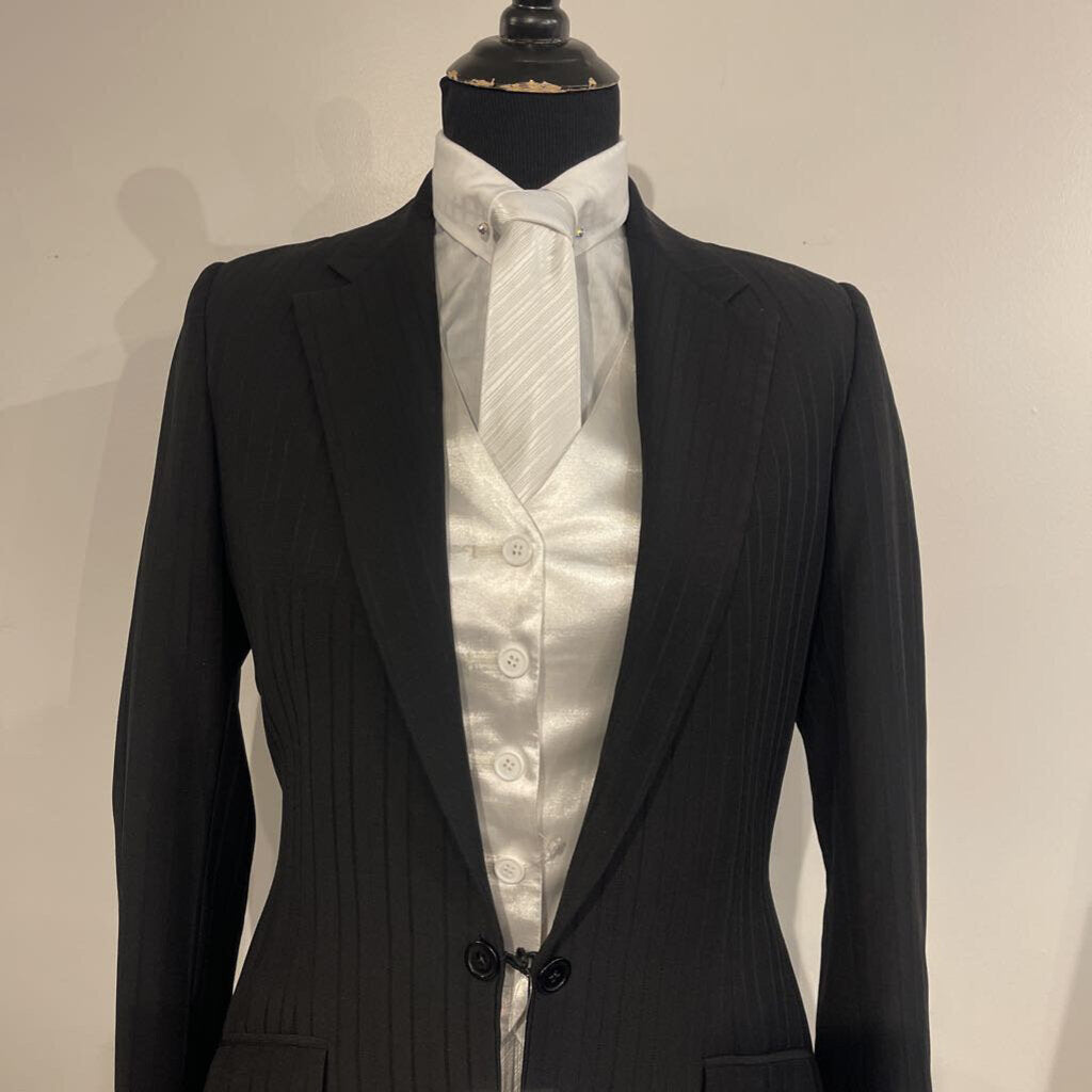 DeRegnaucourt Black Suit