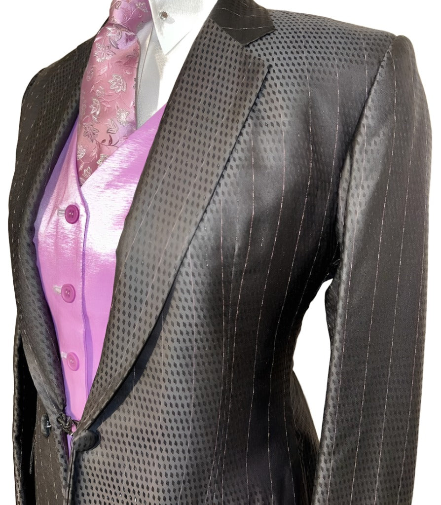 Show Season, Ladies Day Suit