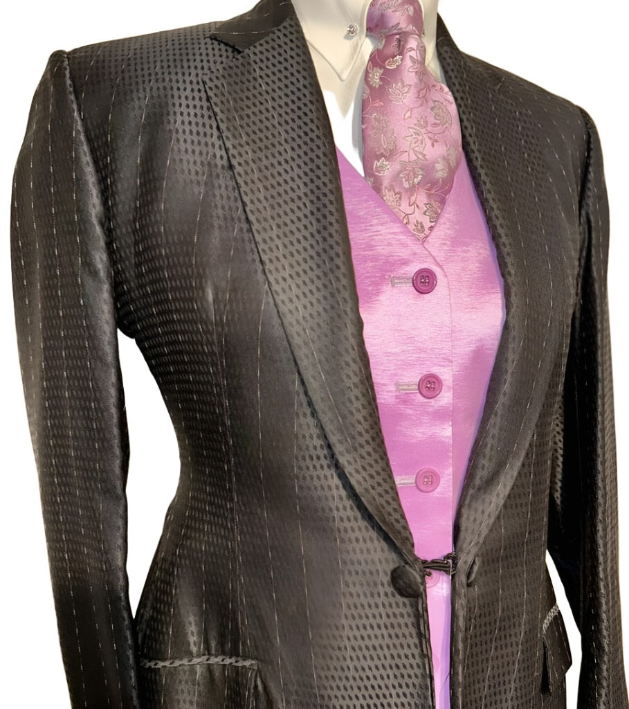 Show Season, Ladies Day Suit