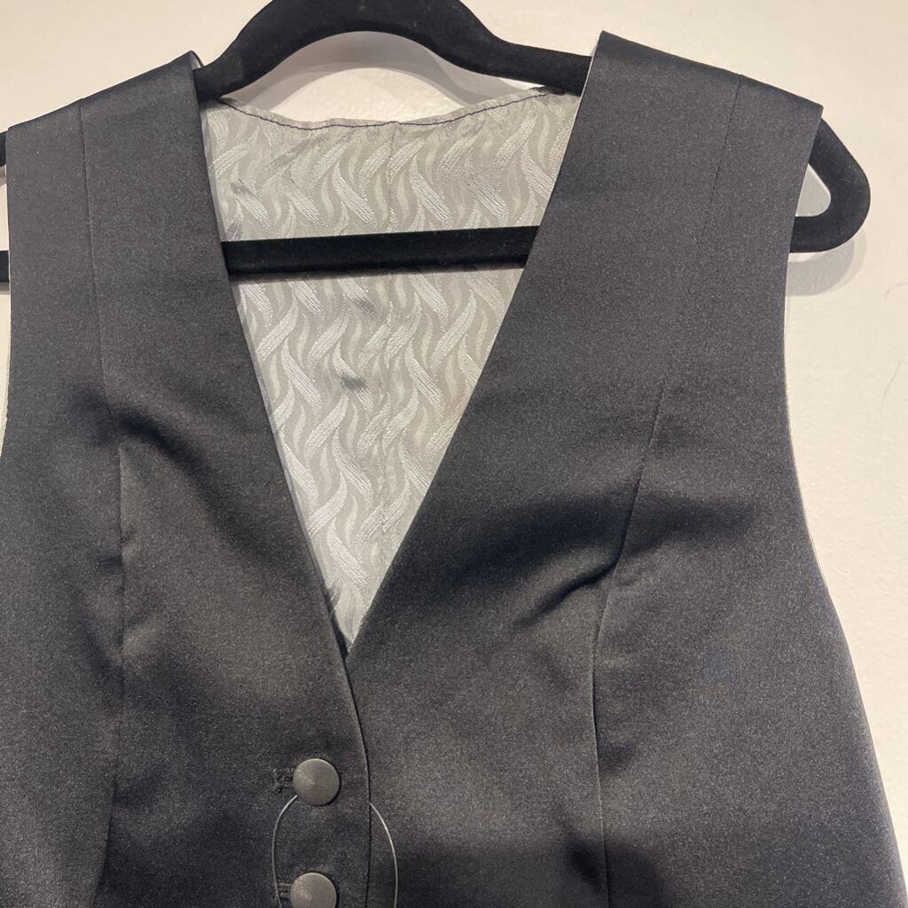 black and silver vest