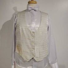 Load image into Gallery viewer, MDA Cream Houndstooth Vest Some Staining
