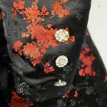 Load image into Gallery viewer, Black and Red Floral Daycoat

