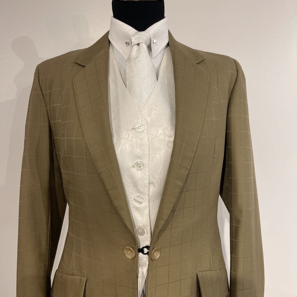 DeRegnaucourt Tan Suit